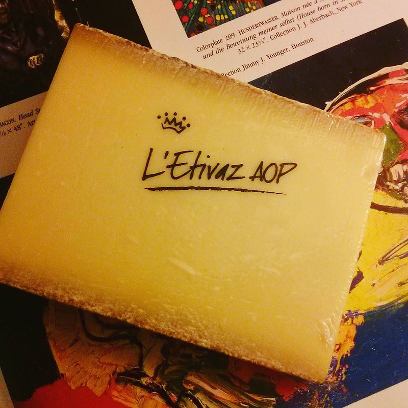 Fromage à pâte pressée cuite - Photo de  - 101Pairing.com