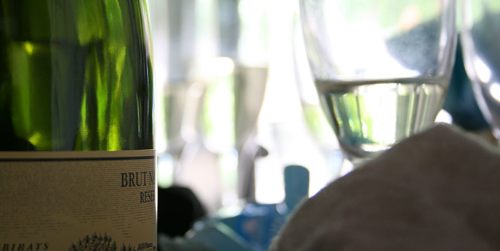 Crémant d’Alsace Blanc Blanc de blancs Brut Non dosé - Vin Blanc - Photo de starglide - 101Pairing.com