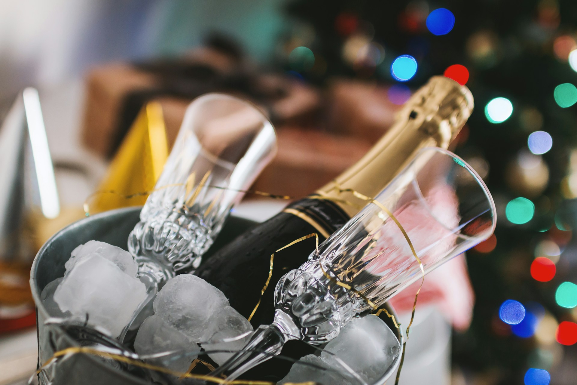 Crémant de Bourgogne Blanc        Brut Non dosé - Vin Blanc - Photo de JESHOOTS.COM - 101Pairing.com