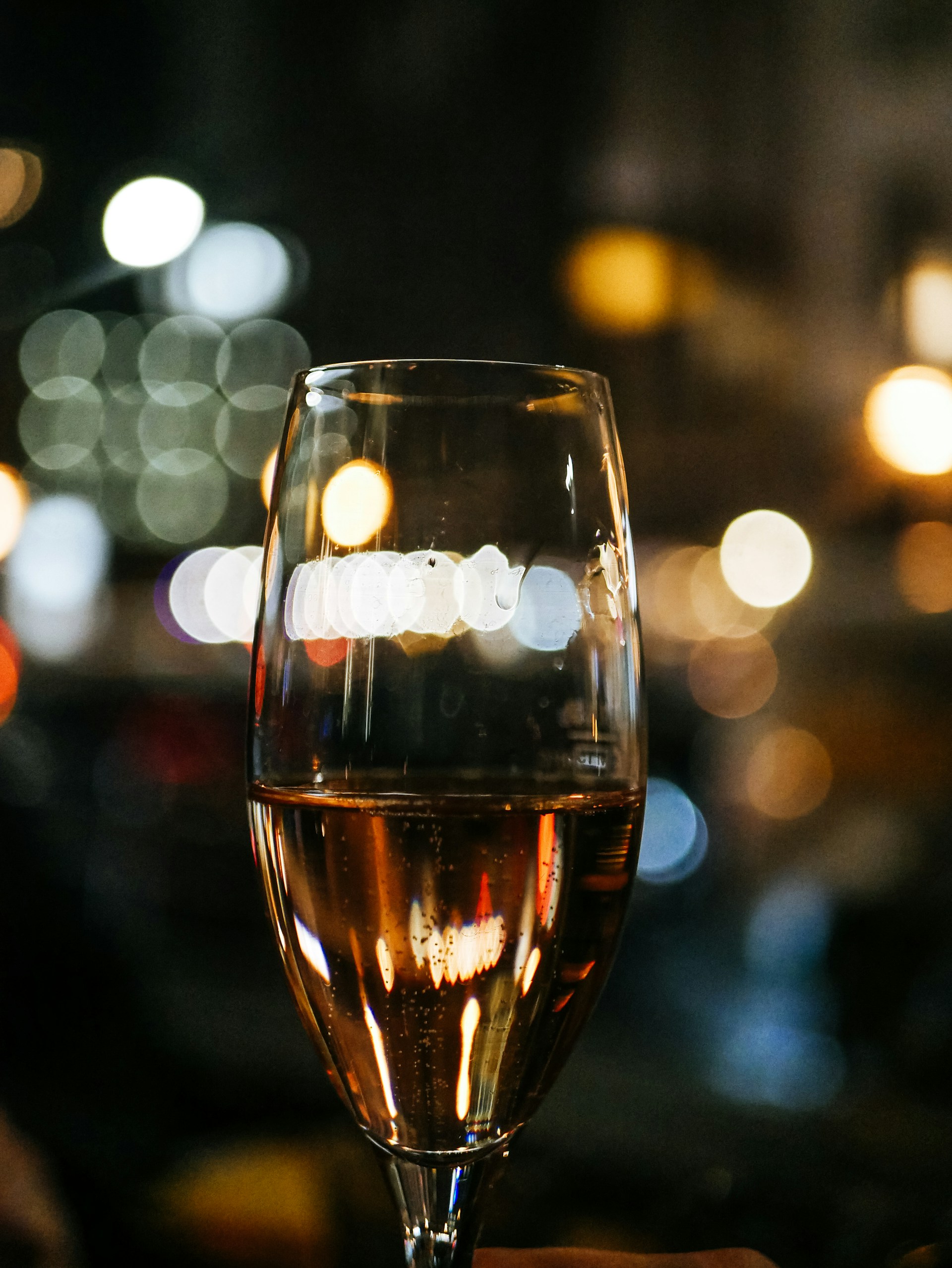 Crémant de Bourgogne Blanc       Blanc de noirs Doux - Vin Blanc - Photo de Quinten Rude - 101Pairing.com