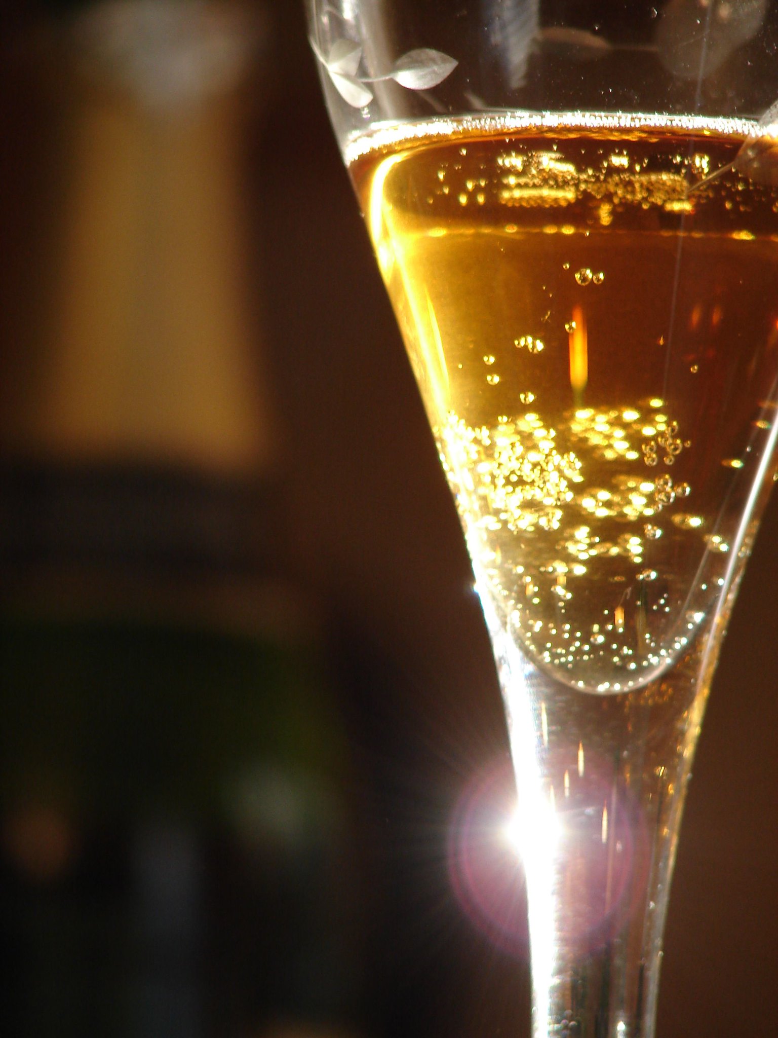 Crémant de Savoie Blanc Demi-sec - Vin Blanc - Photo de Quinn Dombrowski - 101Pairing.com