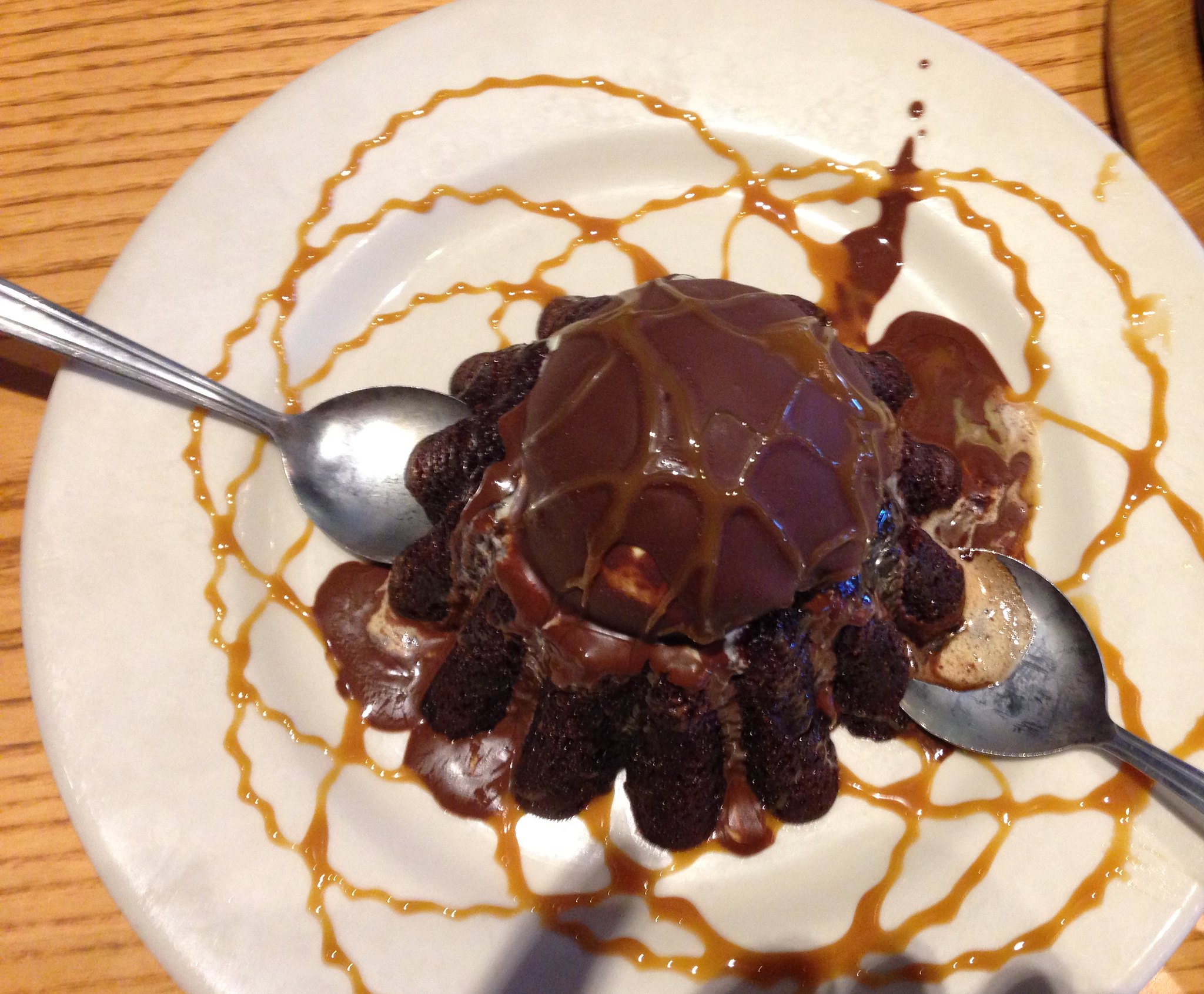 Mi-cuit au chocolat nappé de caramel - Photo de Clotee Allochuku-Albritton - 101Pairing.com