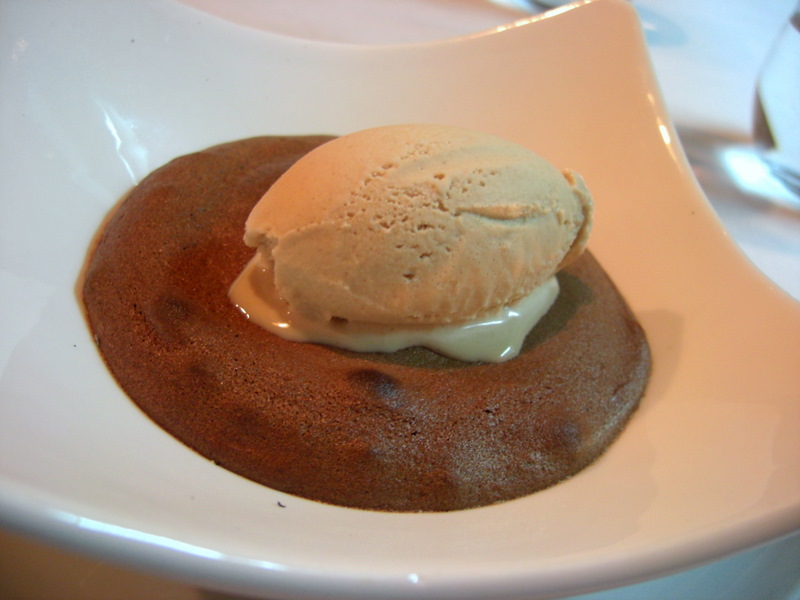 Coulant au chocolat chaud et son coulis de banane - Photo de dpotera - 101Pairing.com