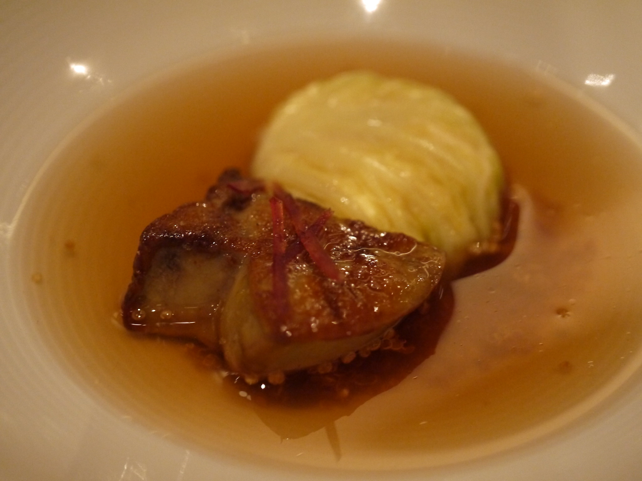 Escalope de foie gras de canard à la poêle et aux cèpes - Photo de kennejima - 101Pairing.com