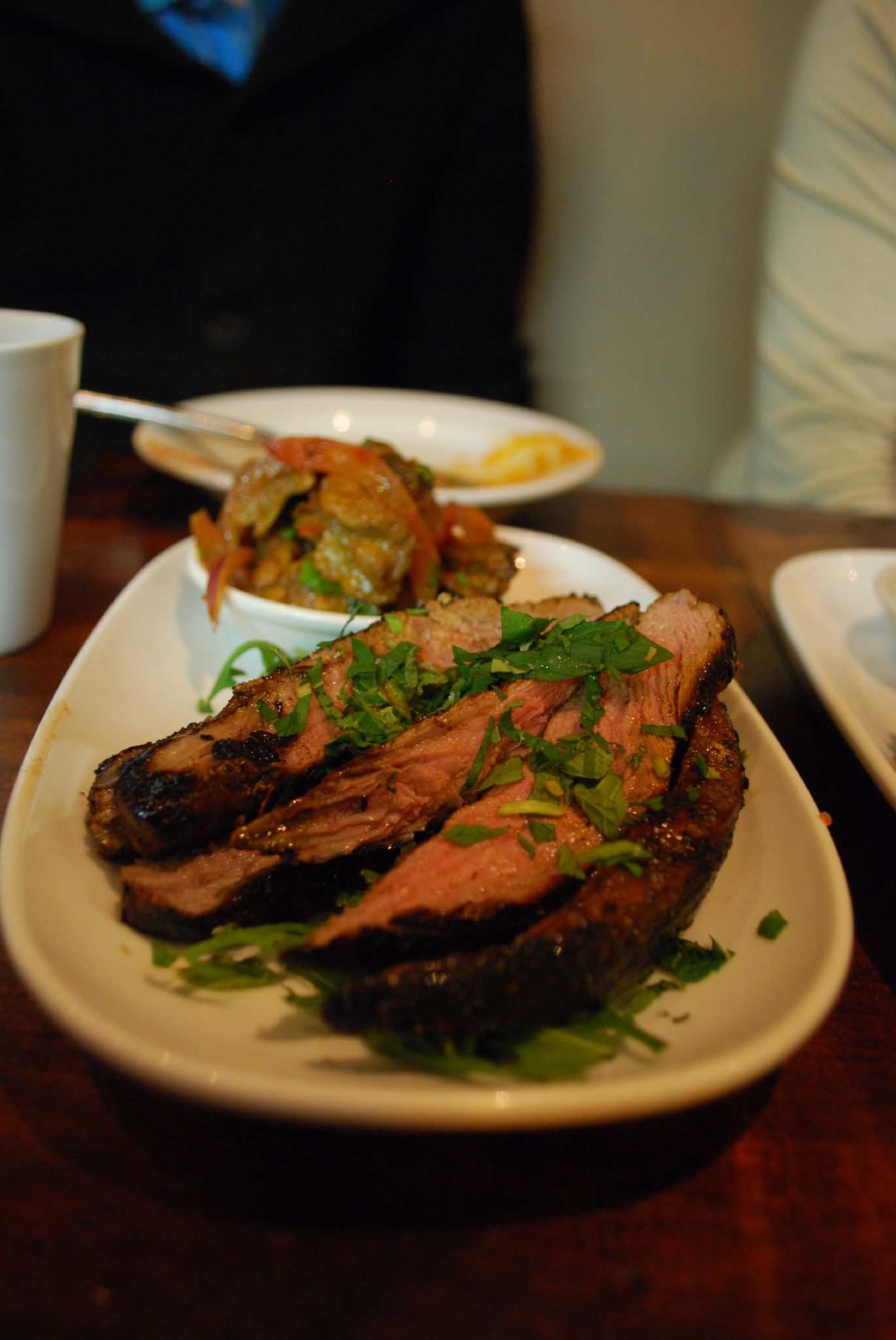 Filet d’agneau de lait à la fleur de thym - Photo de Alpha - 101Pairing.com