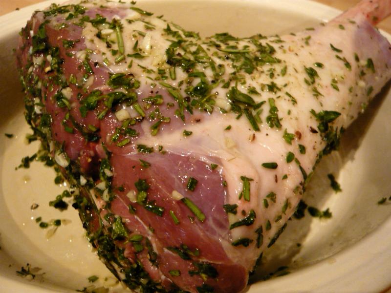 Gigot d’agneau rôti à l’ail