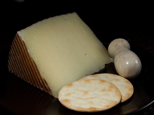 Manchego curado - Photo de PDPhotos - 101Pairing.com
