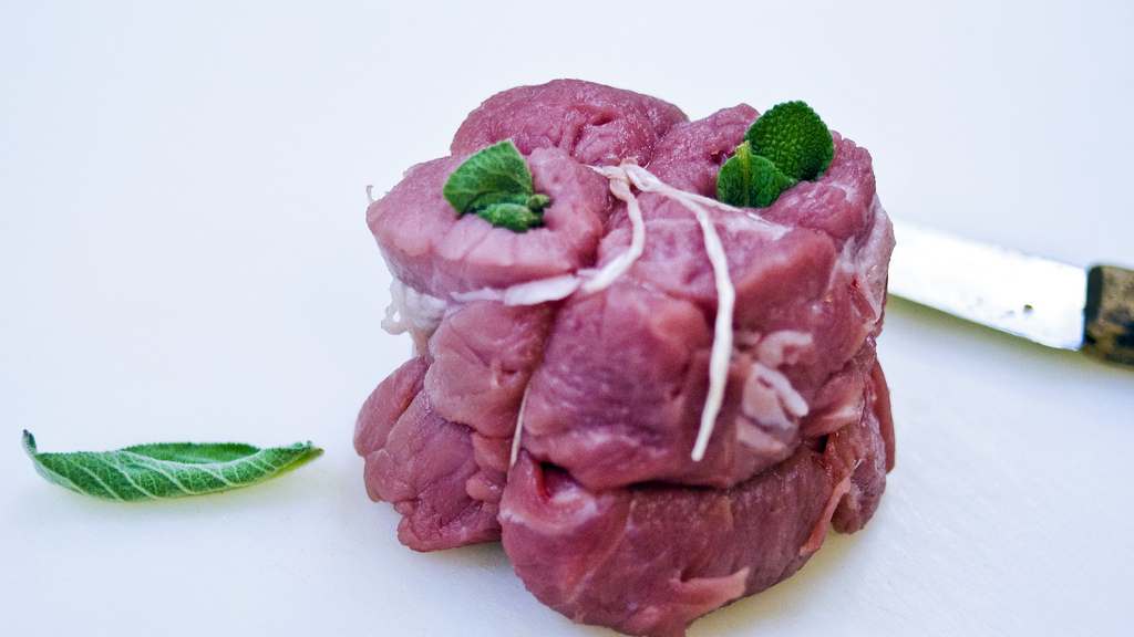 Grenadin de veau aux cèpes et aux pommes de terre - Photo de Omid Tavallai - 101Pairing.com