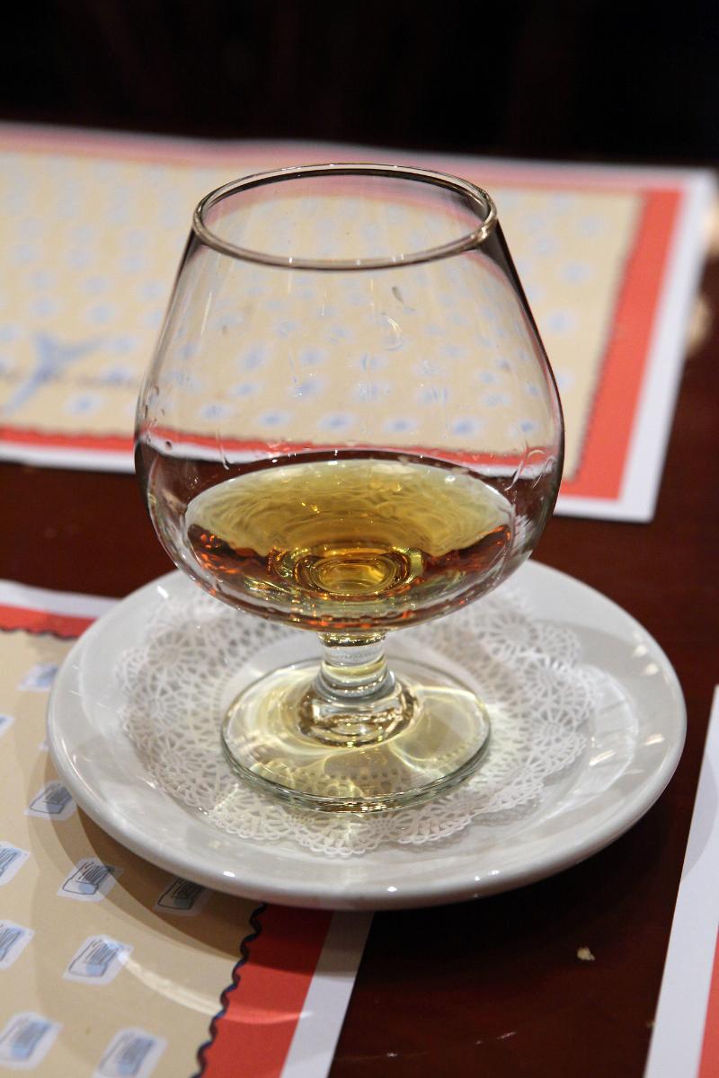 Cognac VS - Eaux-de-vie et liqueurs - Photo de Steven Miller - 101Pairing.com