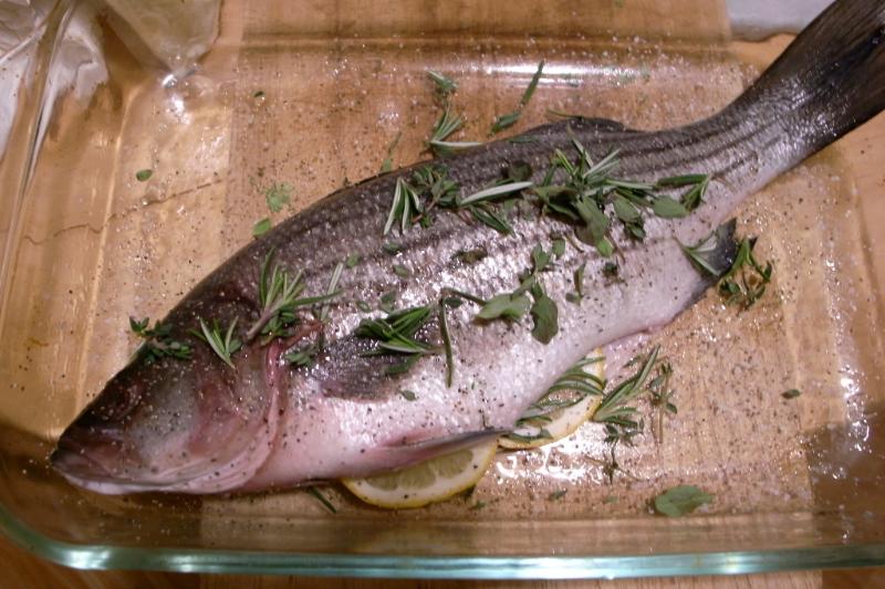 Filet de bar rôti aux herbes - Photo de Naotake Murayama - 101Pairing.com