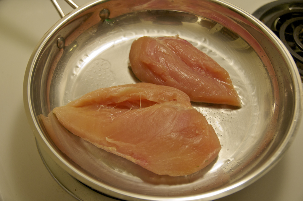 Ravioles de volaille et consommé à la truffe noire - Photo de scott feldstein - 101Pairing.com