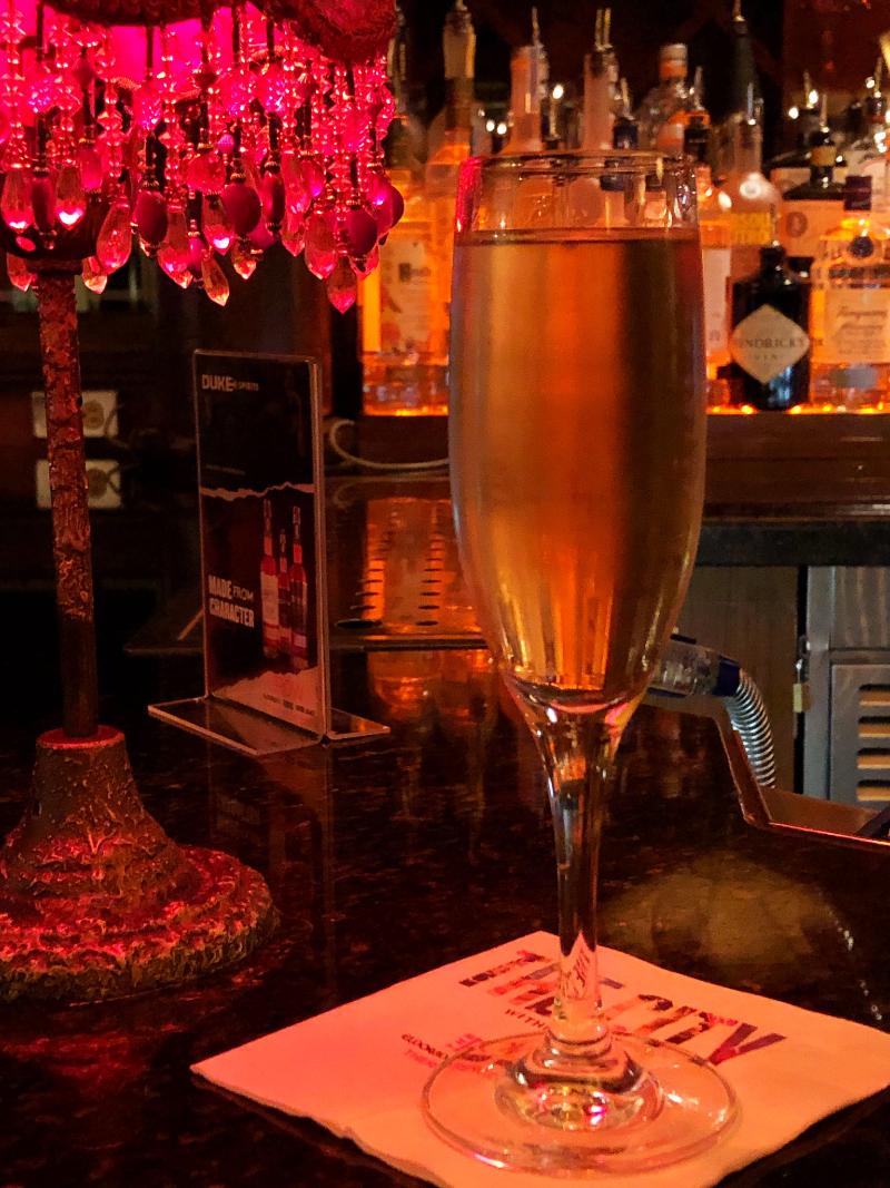 Crémant de Limoux Blanc Demi-sec - Vins effervescents blancs - Photo de Sarah Stierch - 101Pairing.com