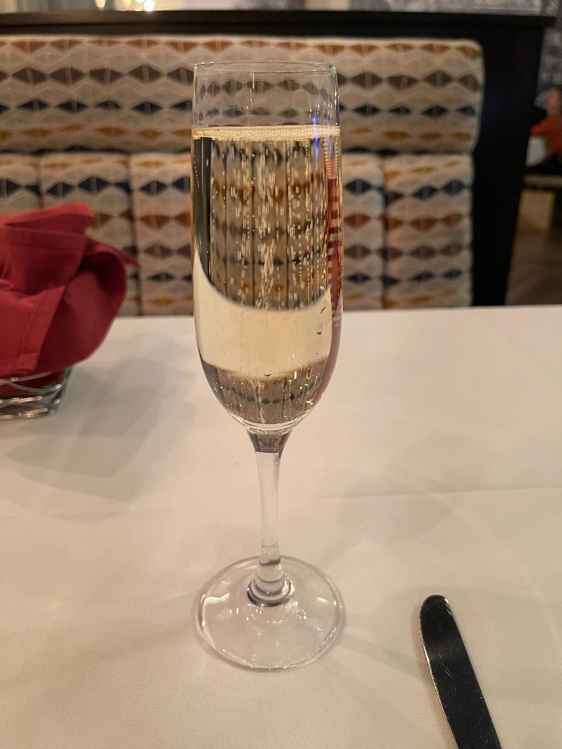 Montlouis sur Loire Mousseux Brut - Vins effervescents blancs - Photo de Sarah Stierch - 101Pairing.com