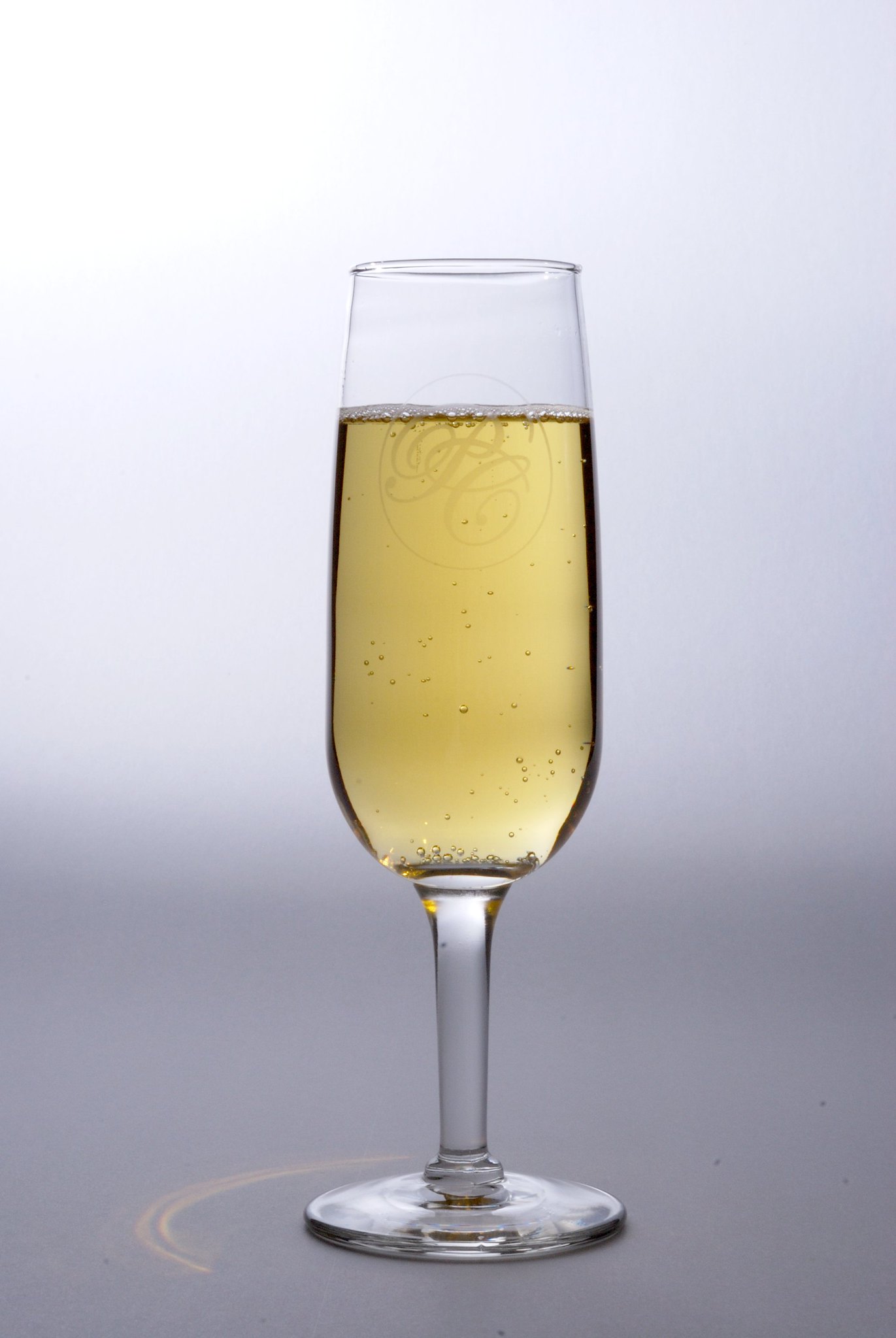 Champagne Grand cru Ambonnay Blanc de noirs Brut non dosé - Vins effervescents blancs - Photo de Antiporda Productions LV, LLC - 101Pairing.com