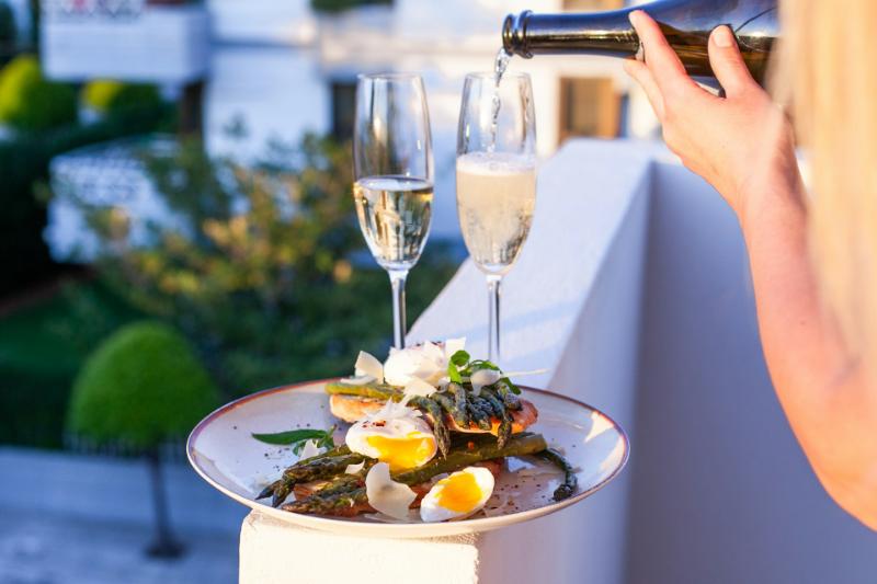 Champagne Blanc Extra-brut Millésimé - Vins effervescents blancs - Photo de ALEXANDRA TORRO - 101Pairing.com