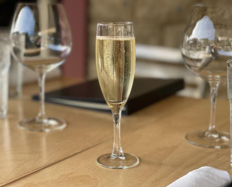 Champagne Blanc de blancs Brut Non dosé Millésimé - White sparkling wines - Photo de Sarah Stierch - 101Pairing.com