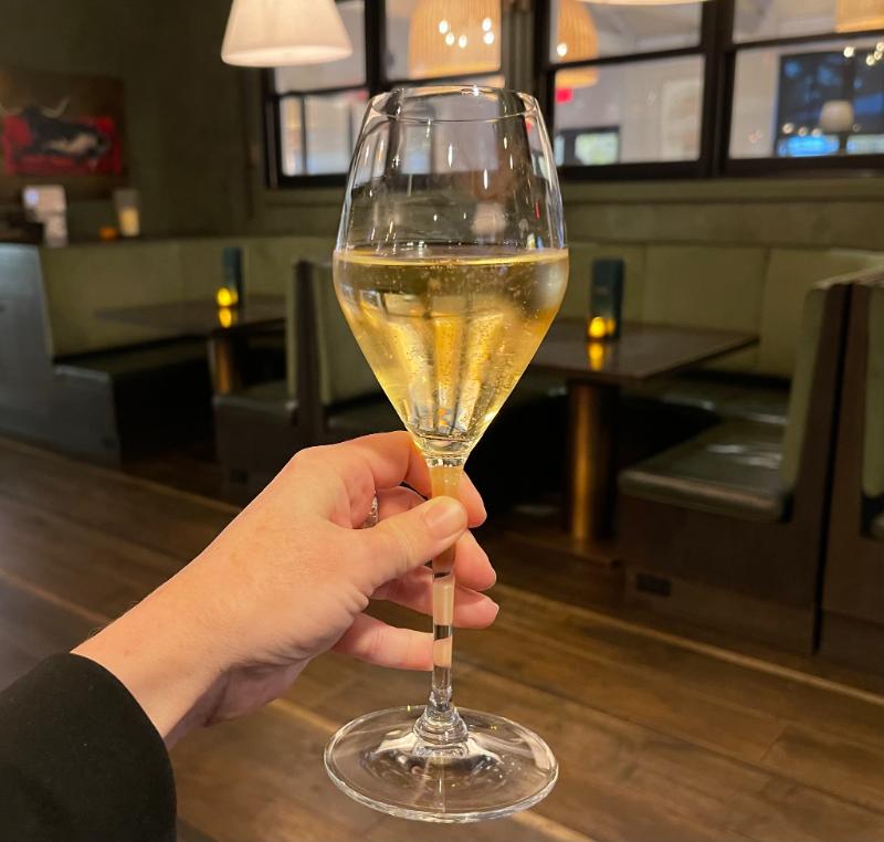 Champagne Grand cru Bouzy Blanc de blancs Extra-brut - Vins effervescents blancs - Photo de Sarah Stierch - 101Pairing.com