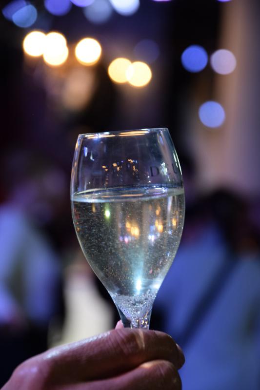 Crémant de Bordeaux Blanc de noirs Extra-sec - Vins effervescents blancs - Photo de Kristina Servant - 101Pairing.com