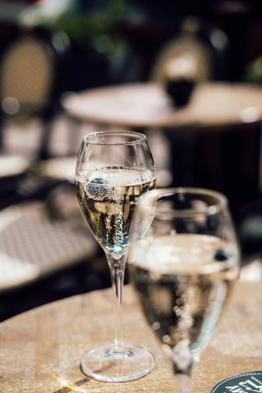 Champagne Premier cru Blanc Demi-sec - White sparkling wines - Photo de Karol Chomka - 101Pairing.com