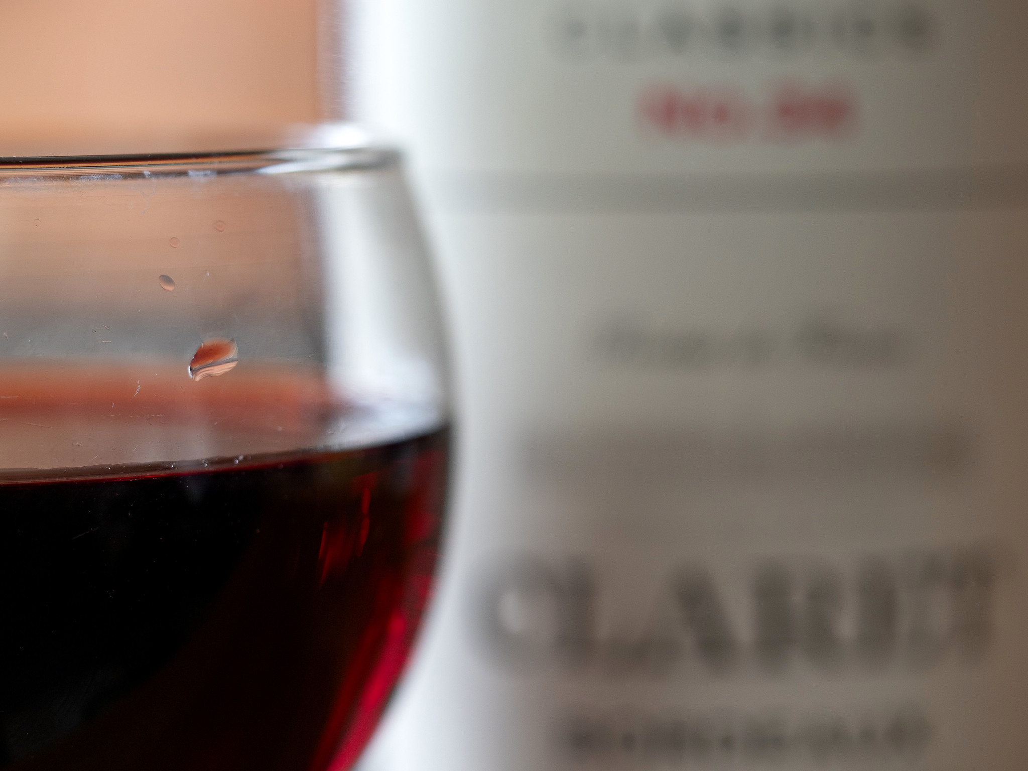 Bordeaux Rouge - Vins tranquilles rouges - Photo de Brett Jordan - 101Pairing.com