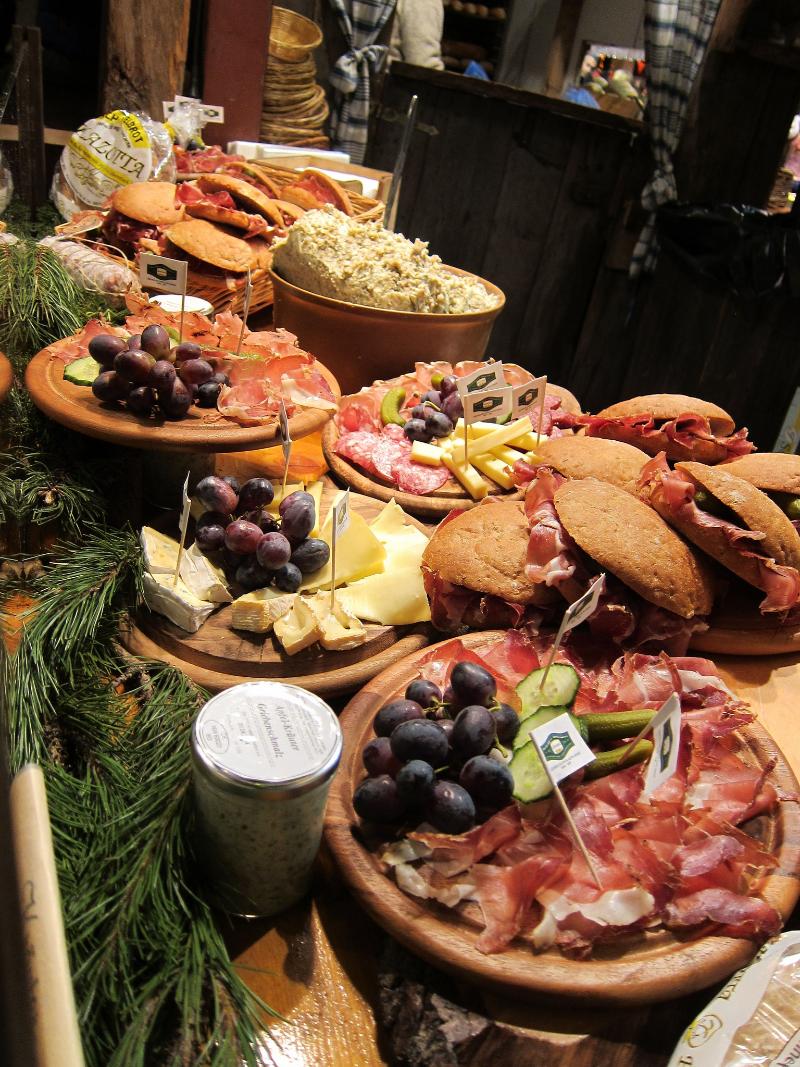 Buffet de charcuterie - Photo de UCFFool - 101Pairing.com