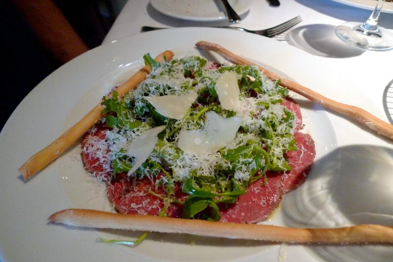 Carpaccio de bœuf au parmesan - Photo de Ruth Hartnup - 101Pairing.com
