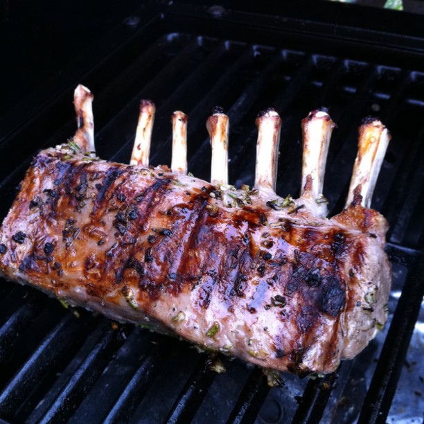 Carré d’agneau grillé - Photo de Jeremy Keith - 101Pairing.com