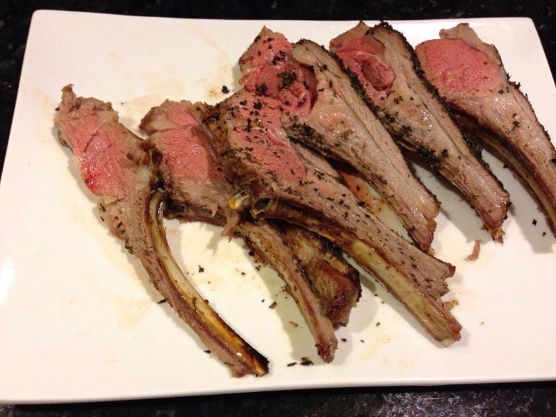 Côtes d&rsquo;agneau au barbecue - Photo de Neeta Lind - 101Pairing.com