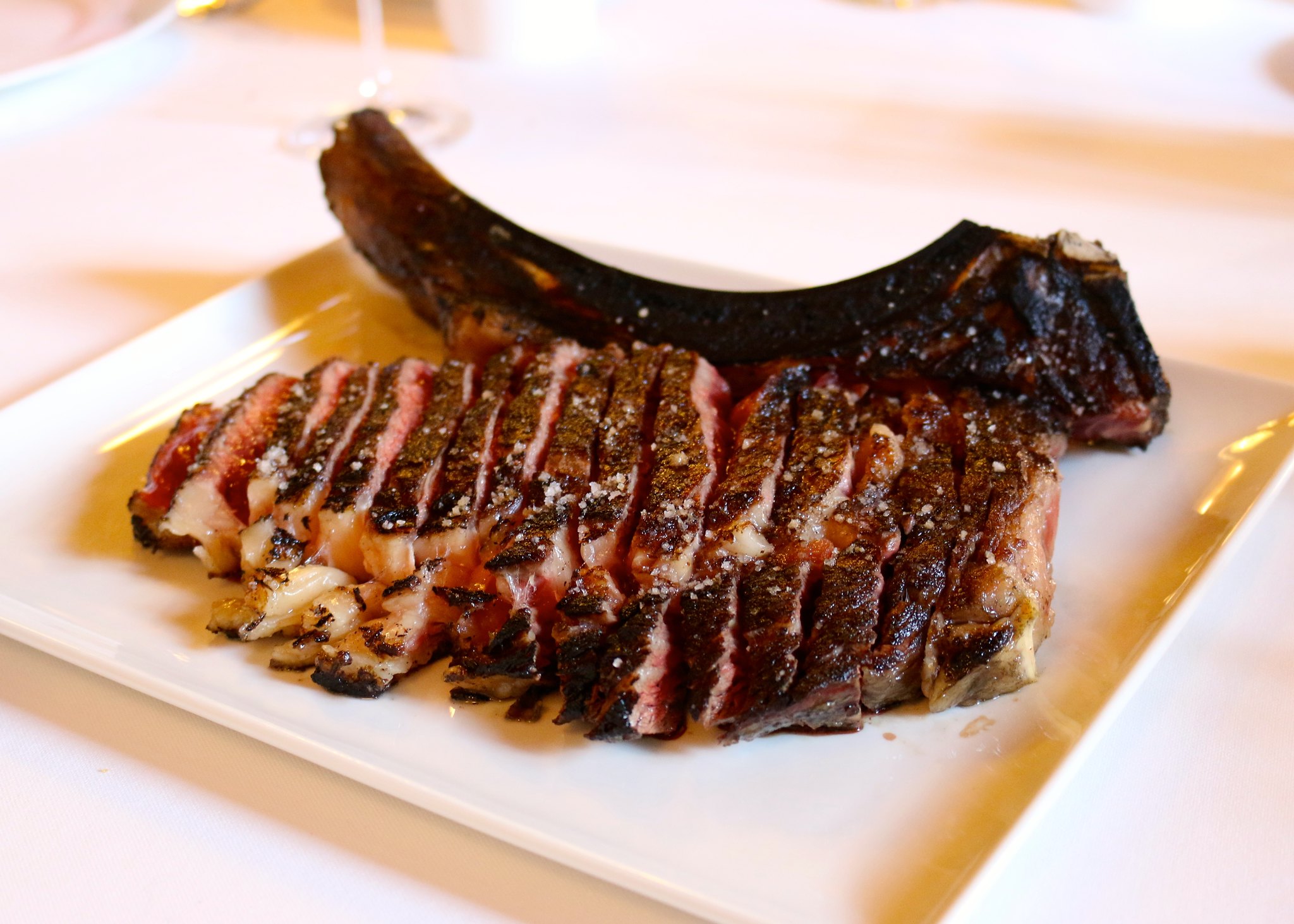 Côte de bœuf au barbecue - Photo de Ryan Snyder - 101Pairing.com