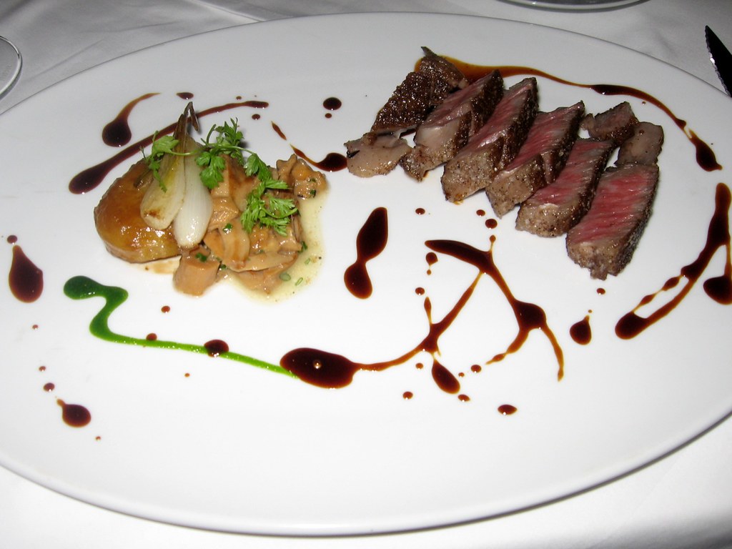 Côte de bœuf rôtie aux champignons - Photo de Arnold Gatilao - 101Pairing.com