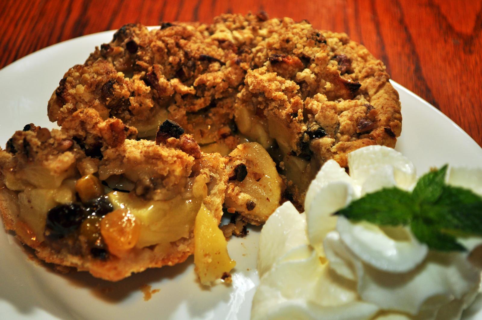 Crumble à la pomme, aux noix et raisins - Photo de jeffreyw - 101Pairing.com