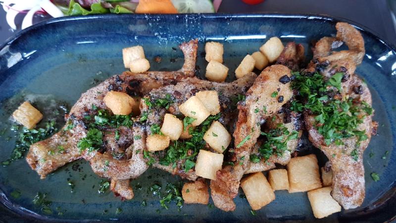 Cuisses de grenouilles au beurre d’ail - Photo de stu_spivack - 101Pairing.com