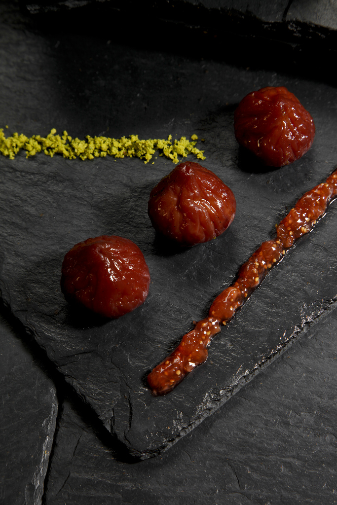 Figues rôties aux épices - Photo de Hotel de la Paix Genève - 101Pairing.com