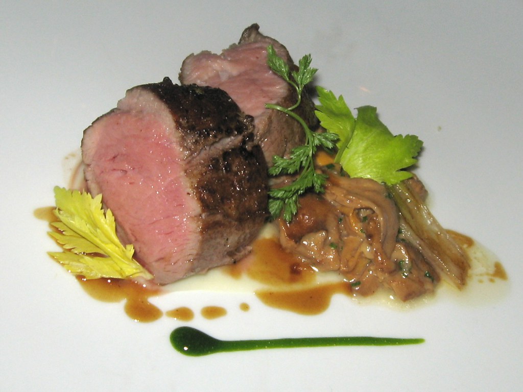 Filet de veau aux girolles - Photo de Arnold Gatilao - 101Pairing.com