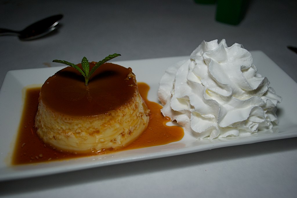 Flan au caramel de beurre salé - Photo de L.A. Foodie - 101Pairing.com