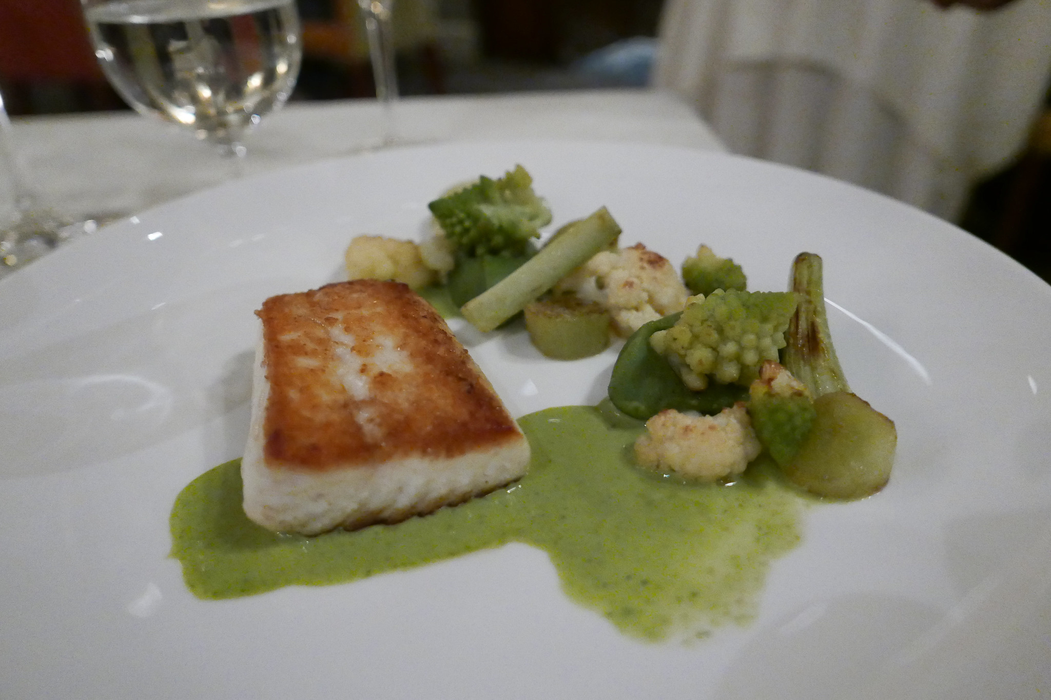 Filet de flétan sauce au persil - Photo de Lou Stejskal - 101Pairing.com