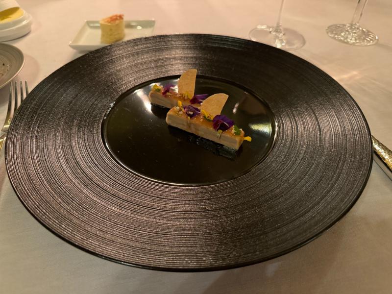 Foie gras de canard à la poêle à l’ananas - Photo de Yanay Rosen - 101Pairing.com