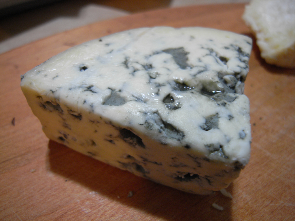 Fourme d&rsquo;Ambert et pain d&rsquo;épices - Photo de Yasuo Kida - 101Pairing.com