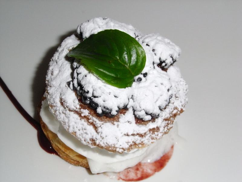 Gâteau meringué à la mûre - Photo de Javier Lastras - 101Pairing.com