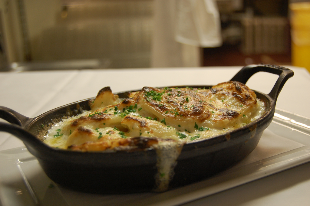 Gratin de pommes de terre au camembert - Photo de stu_spivack - 101Pairing.com