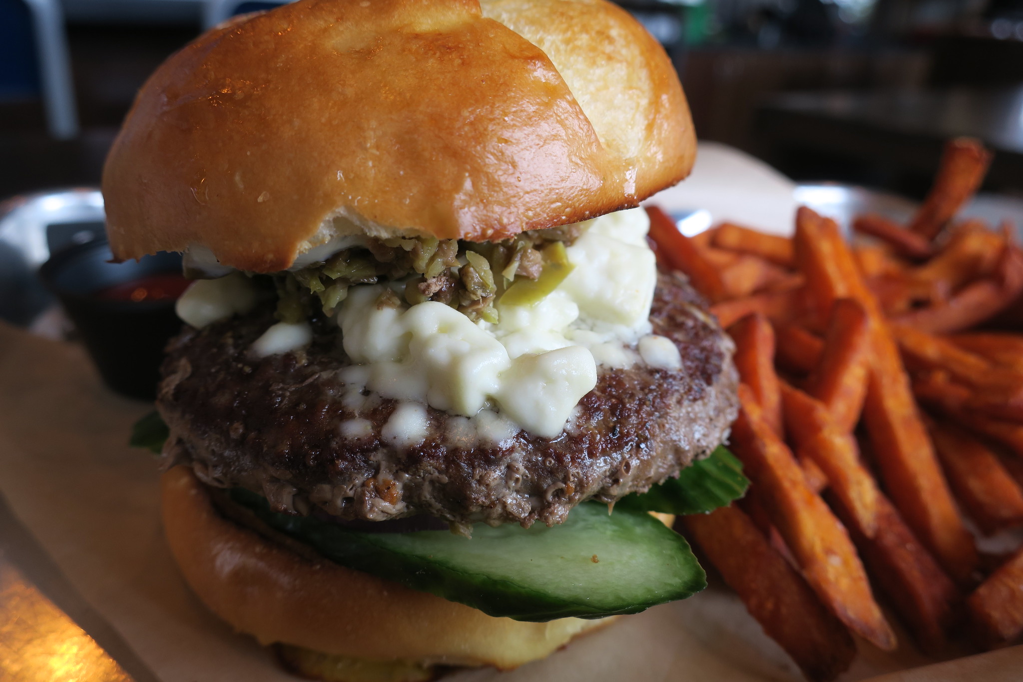 Hamburger à l’agneau - Photo de Kate Hopkins - 101Pairing.com