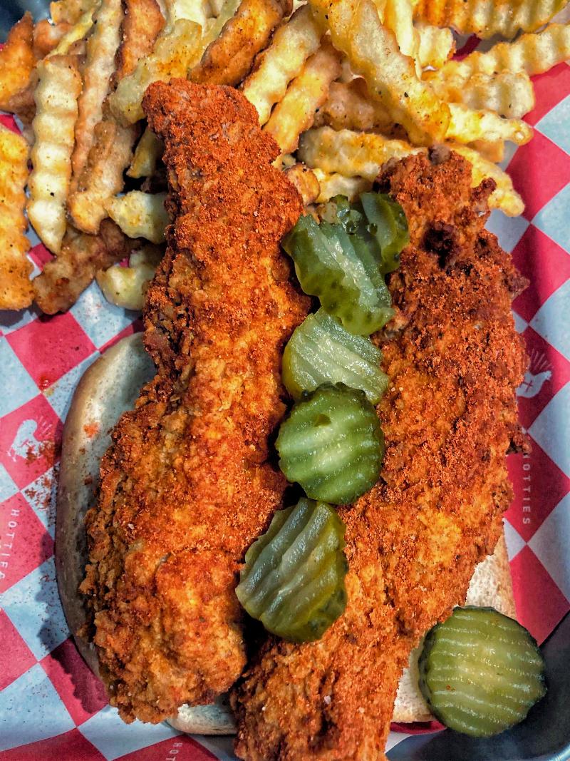 Hot chicken - Photo de midnightbreakfastcafe - 101Pairing.com