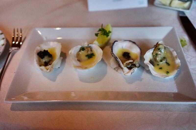 Huîtres au caviar - Photo de Dion Hinchcliffe - 101Pairing.com