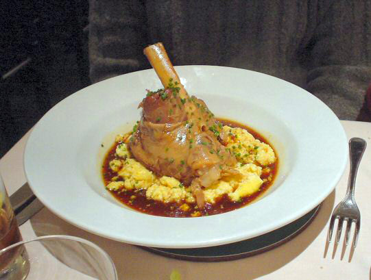 Jarret d’agneau braisé - Photo de Monica Arellano-Ongpin - 101Pairing.com