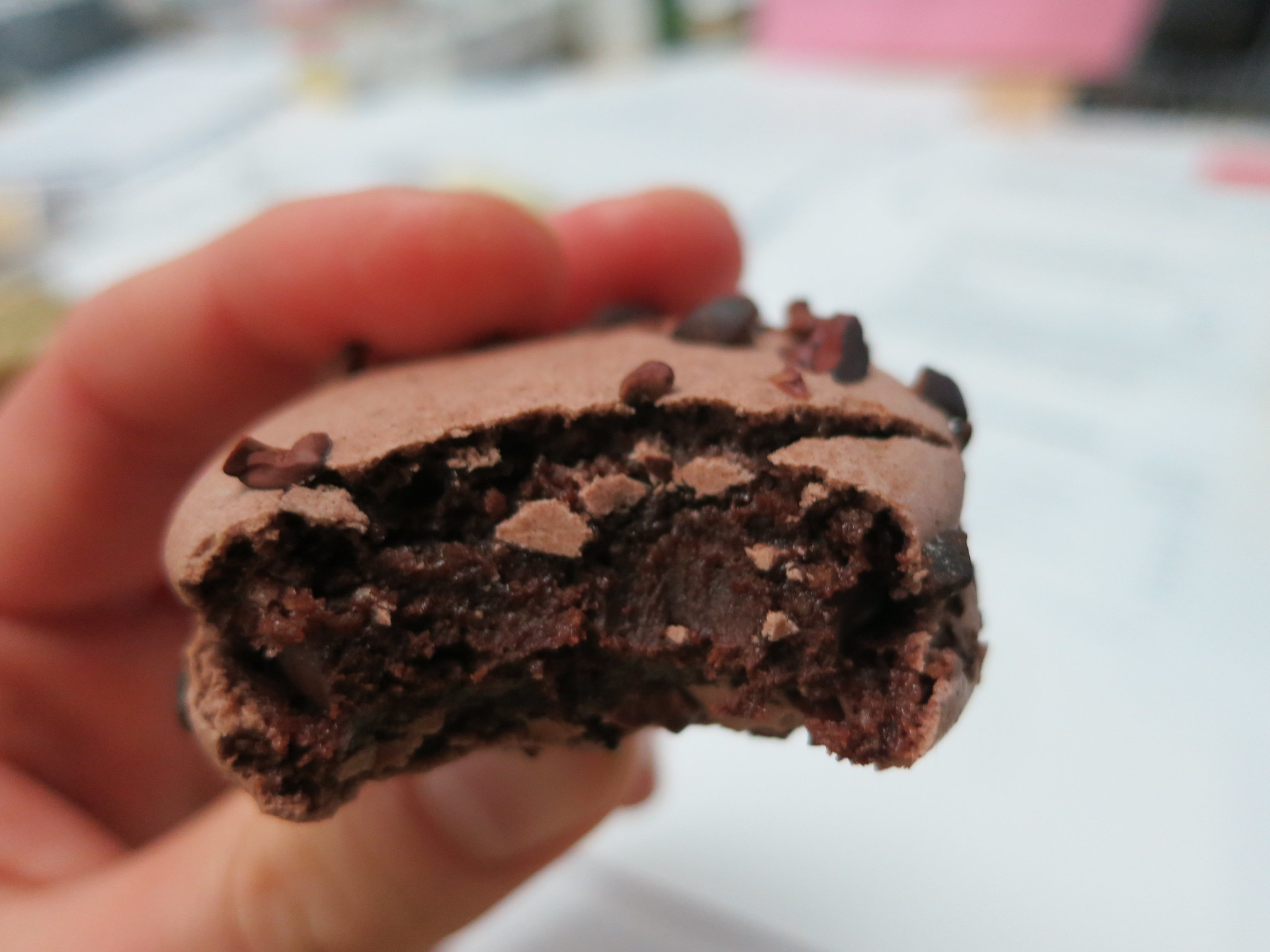 Macarons au chocolat - Photo de Ruth Hartnup - 101Pairing.com