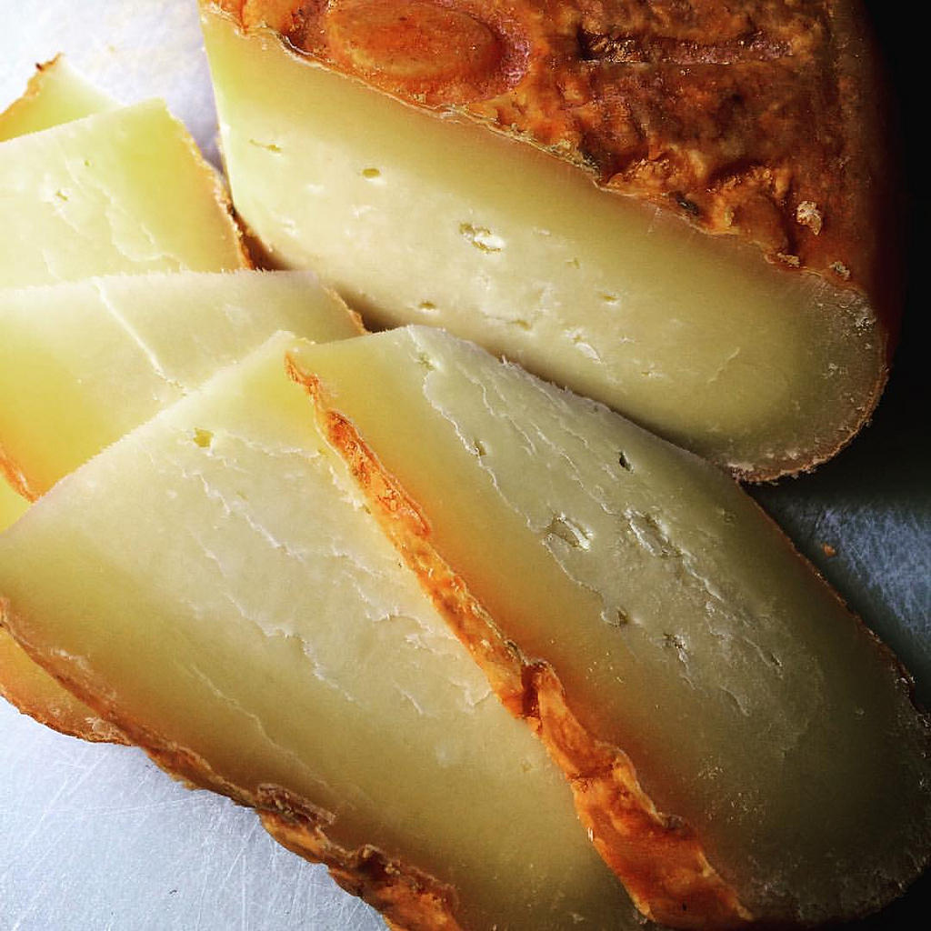 Queso de Mahón-Menorca artesano semicurado - Photo de César - 101Pairing.com