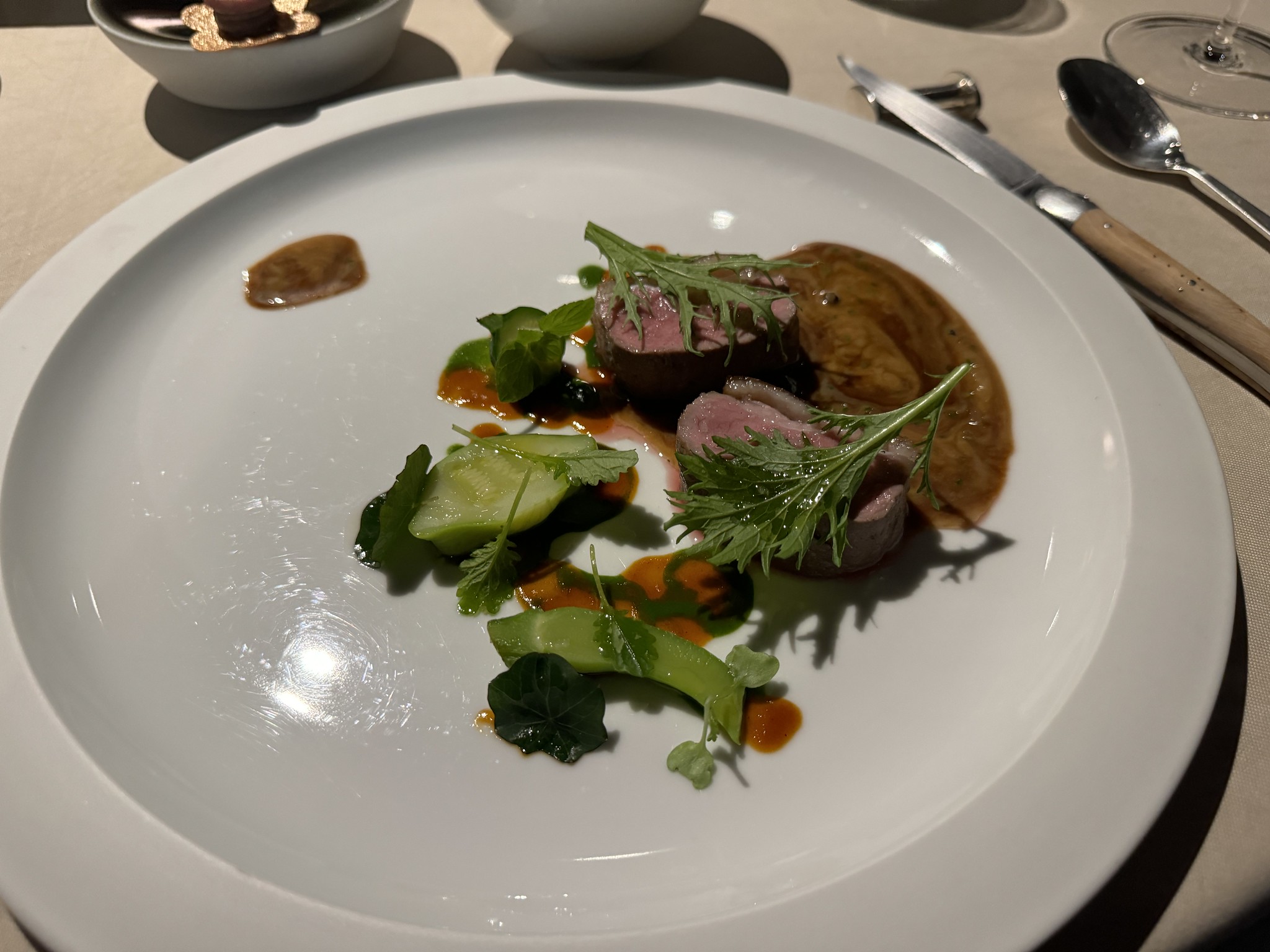 Noisettes d&rsquo;agneau aux épices douces - Photo de Yanay Rosen - 101Pairing.com