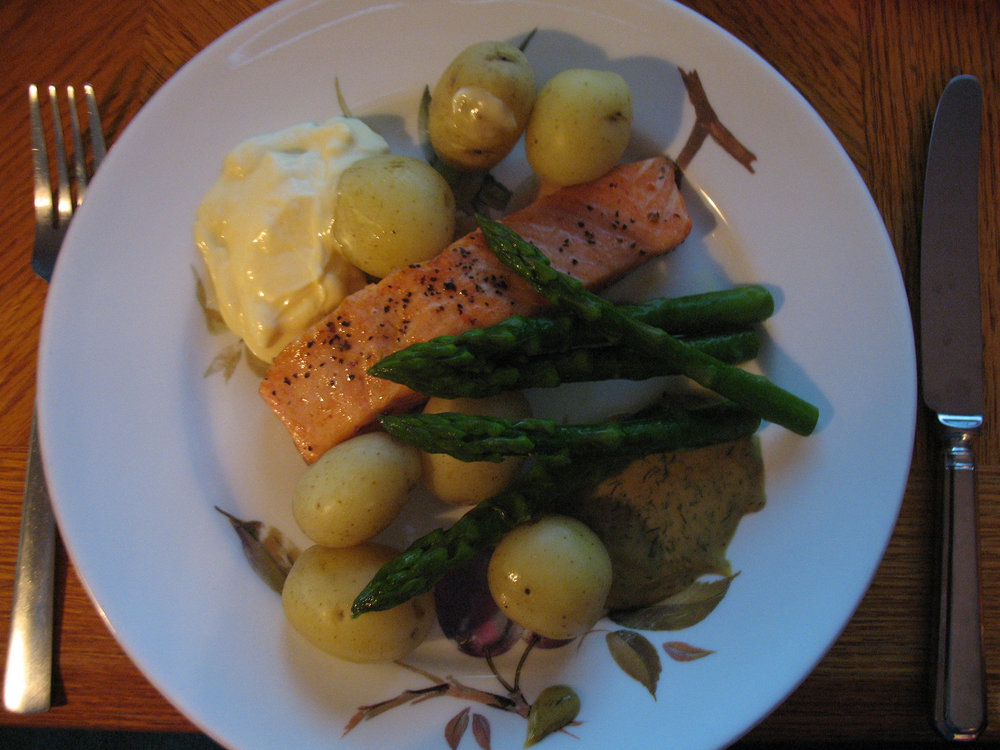 Pavé de saumon pochée sauce hollandaise