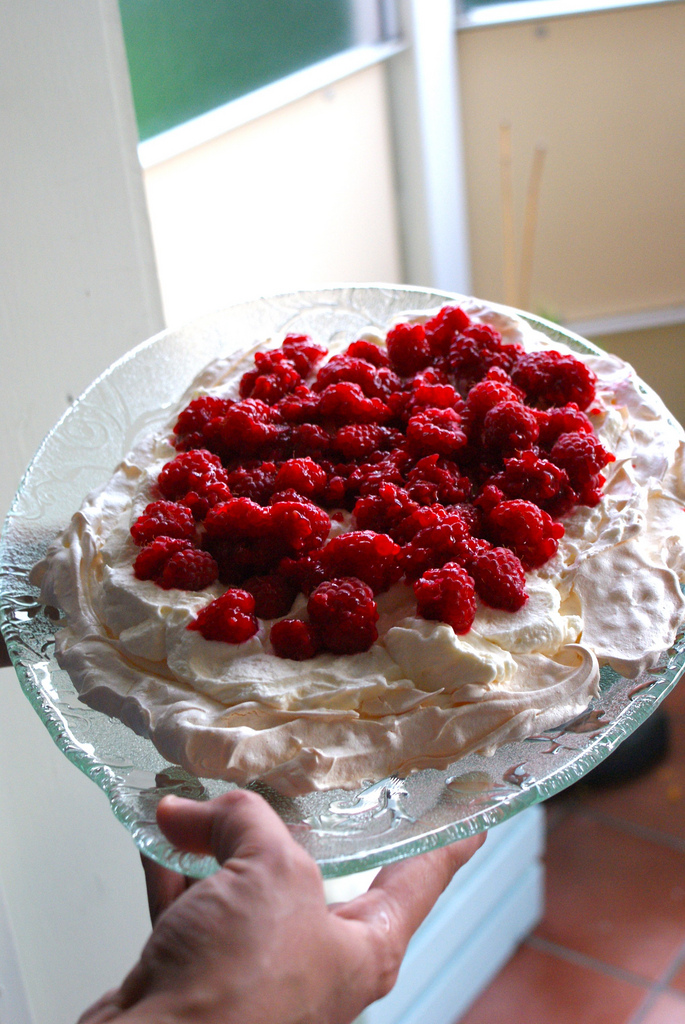 Pavlova à la framboise - Photo de Jon-Eric Melsæter - 101Pairing.com