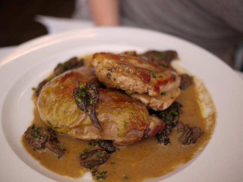 Pintade rôtie aux morilles - Photo de Chris Pople - 101Pairing.com